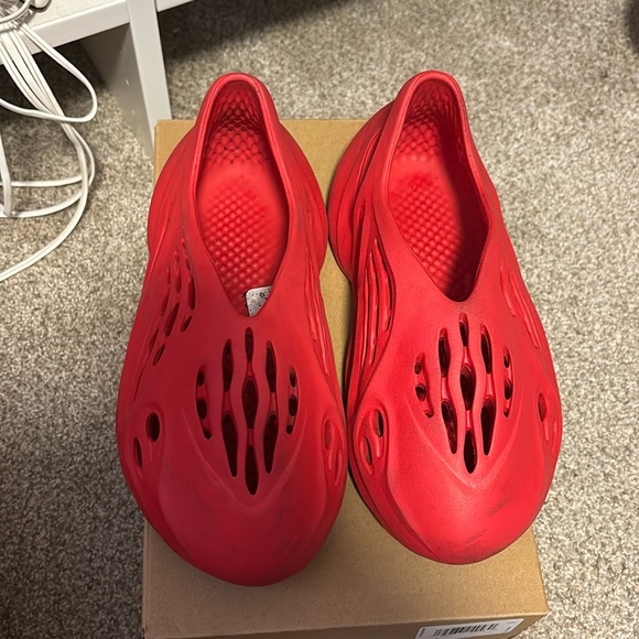 Adidas Foam Runner - Picture 1 of 4